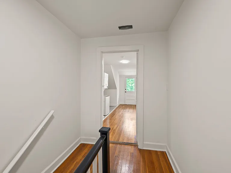 1407 Clover St — Photo 7