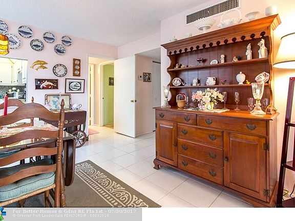 4th image of 9441 Evergreen Pl APT 404