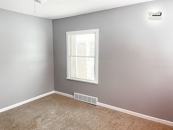 5th image of 16110 Eastburn Ave