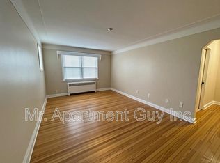 16 Kingsway Dr #1, Hamilton, ON L8N2H2