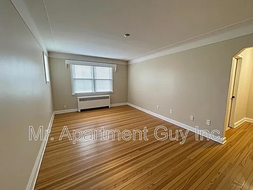 16 Kingsway Dr #1 Photo 1
