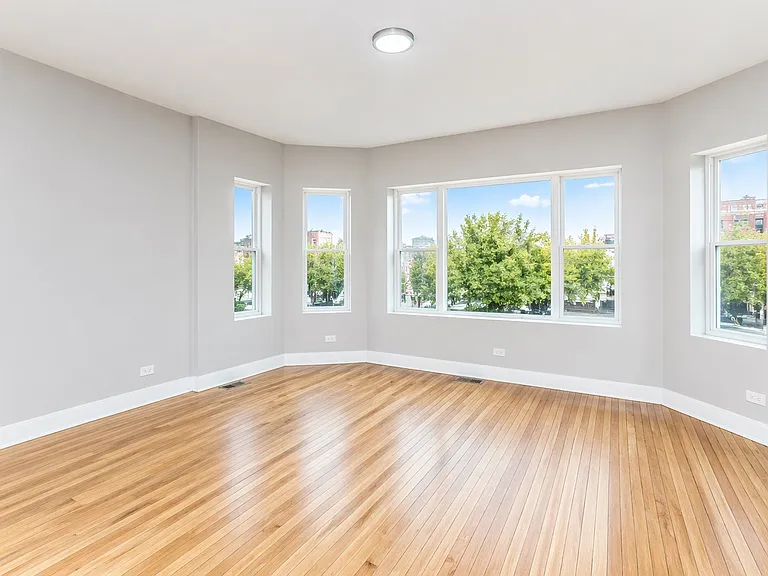 7944 S Ellis Ave #1 — Photo 2