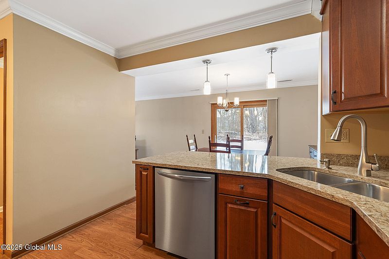 5th image of 4036 Georgetown Square