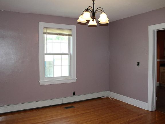 5th image of 2404 Dunkirk Ave NE