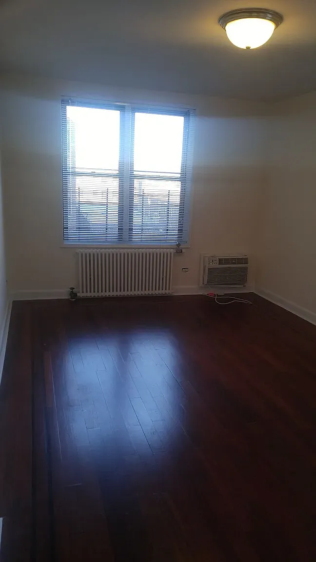 31-35 Crescent Street — Photo 3