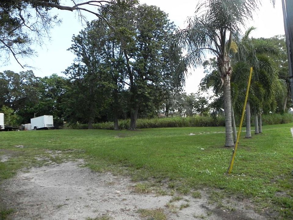 2nd image of 2014 S 35th St