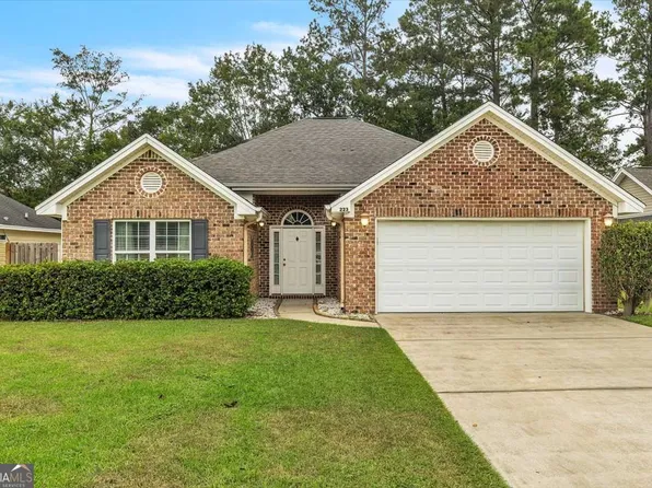 223 Pebblestone Dr, Bloomingdale, GA 31302