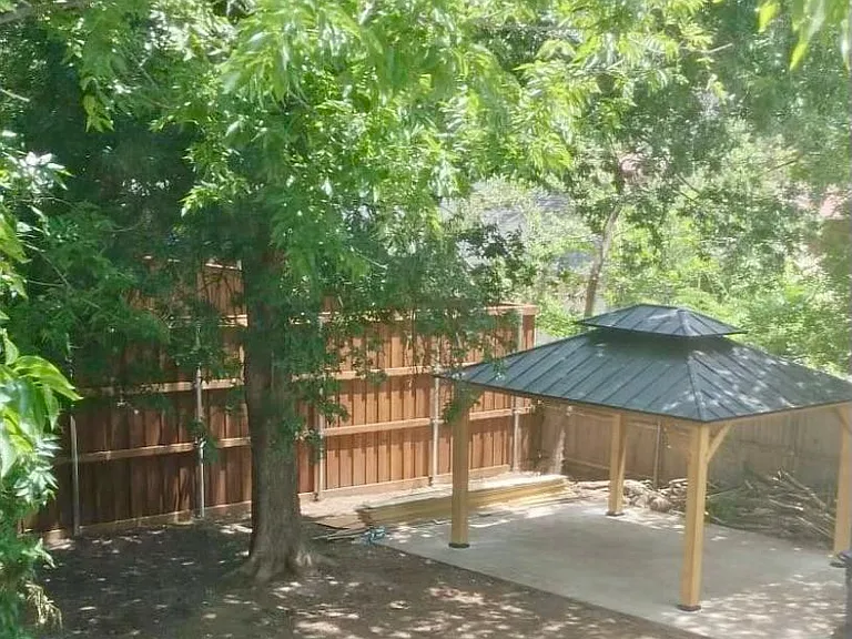 1433 Pickwick Ln — Photo 9