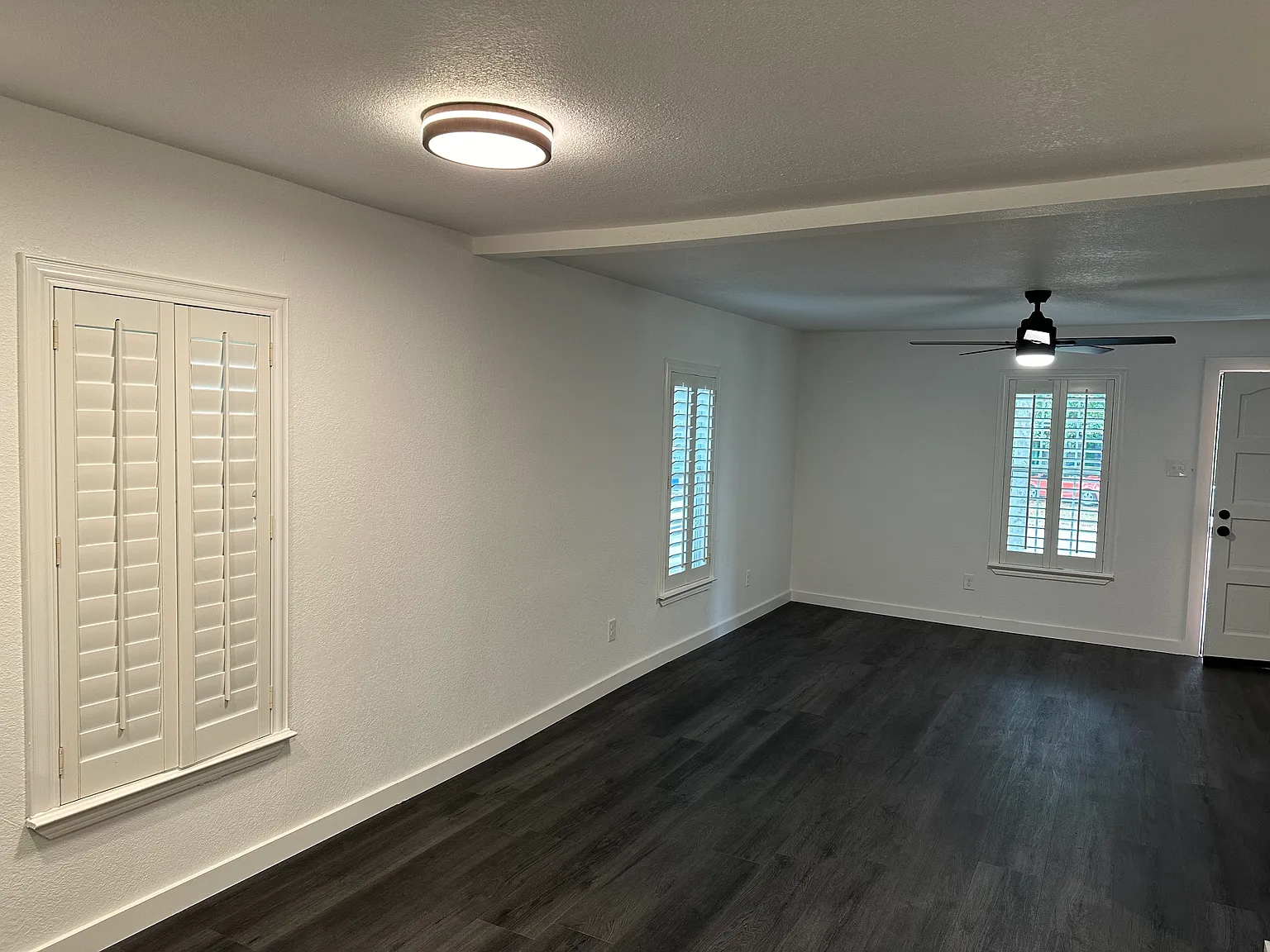 305 College St — Photo 3