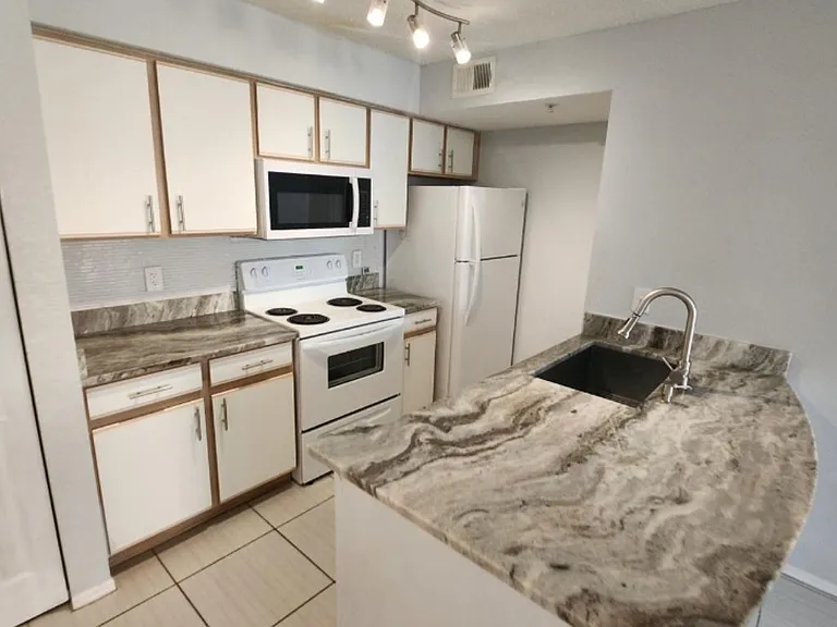 2207 Antigua Pl #718-1 — Photo 5