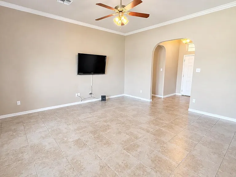 187 Chering Dr — Photo 5