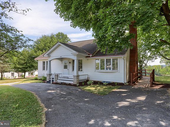 3rd image of 394 Mountville Dr