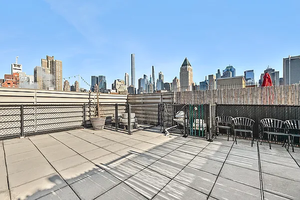 Sold by Christie's International Real Estate Group, LLC | media 11