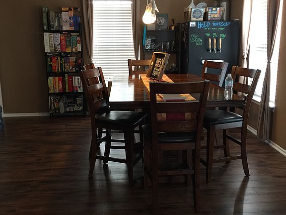 Dining room/ eat-in kitchen