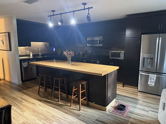 5th image of 28 Bayberry Ln