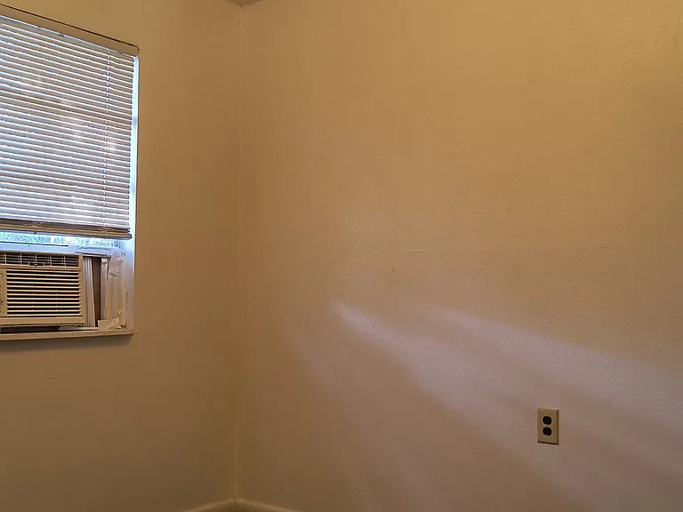 2100 Sidney St #5C — Photo 5