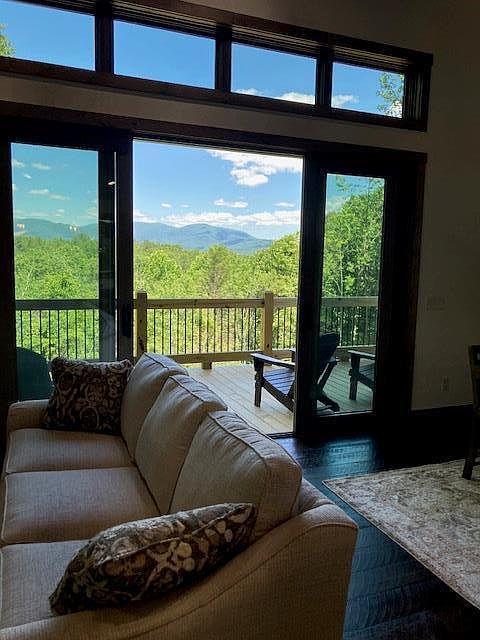 1st image of 748 Flat Branch Rd