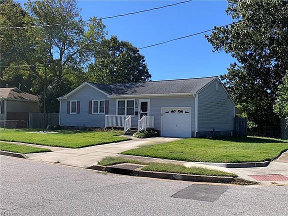 3rd image of 3029 Dayton Ct