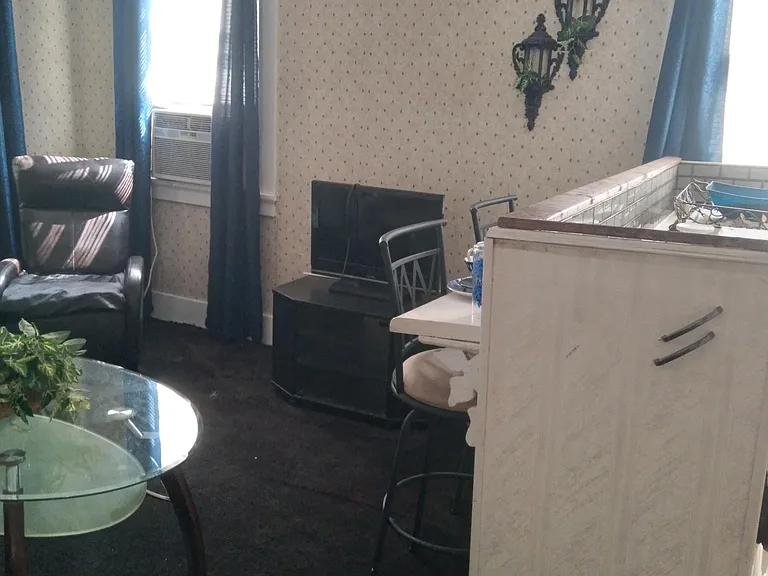 Bloomfield Ave SW — Photo 10