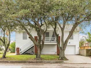 2425 51st St, Galveston, TX 77551