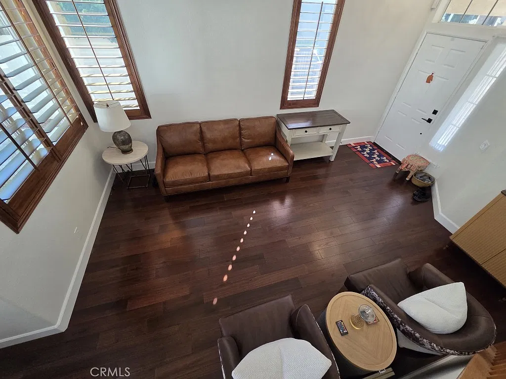4 bed, 2095 sqft, $4,350 — Photo 3