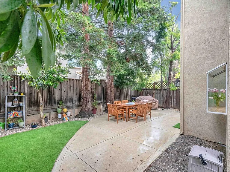 437 Calle Cerro — Photo 25