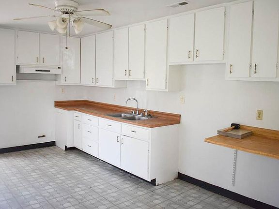 5th image of 446 Rosewood Ct
