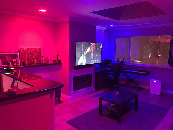 3rd image of 938 Palm Ave APT 9