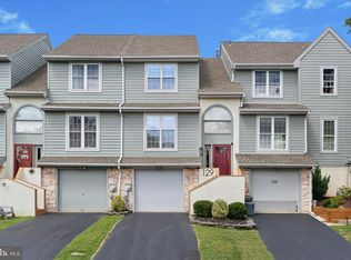 129 Knollwood Ct, Aston, PA 19014