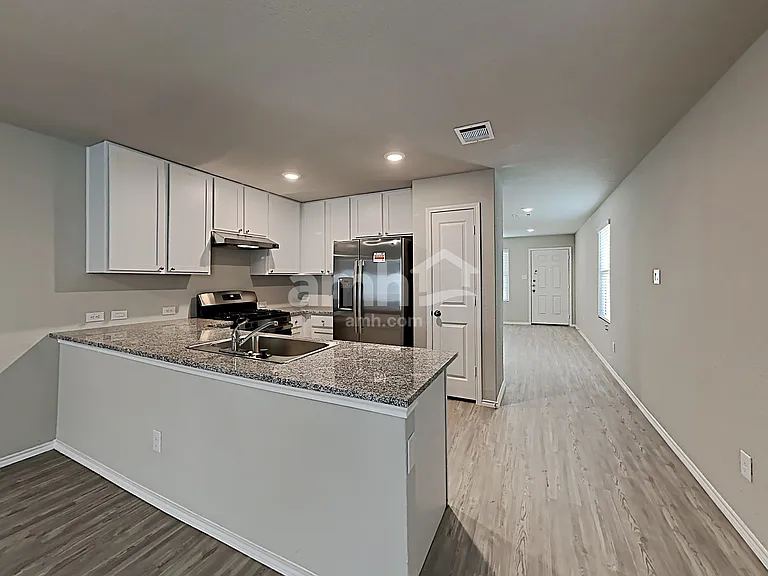 10603 Varmus Dr — Photo 4