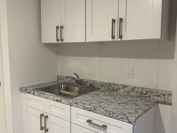 5th image of 15 Evers St #1