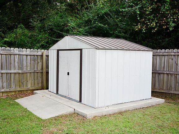 5th image of 642 Shiloh Dr