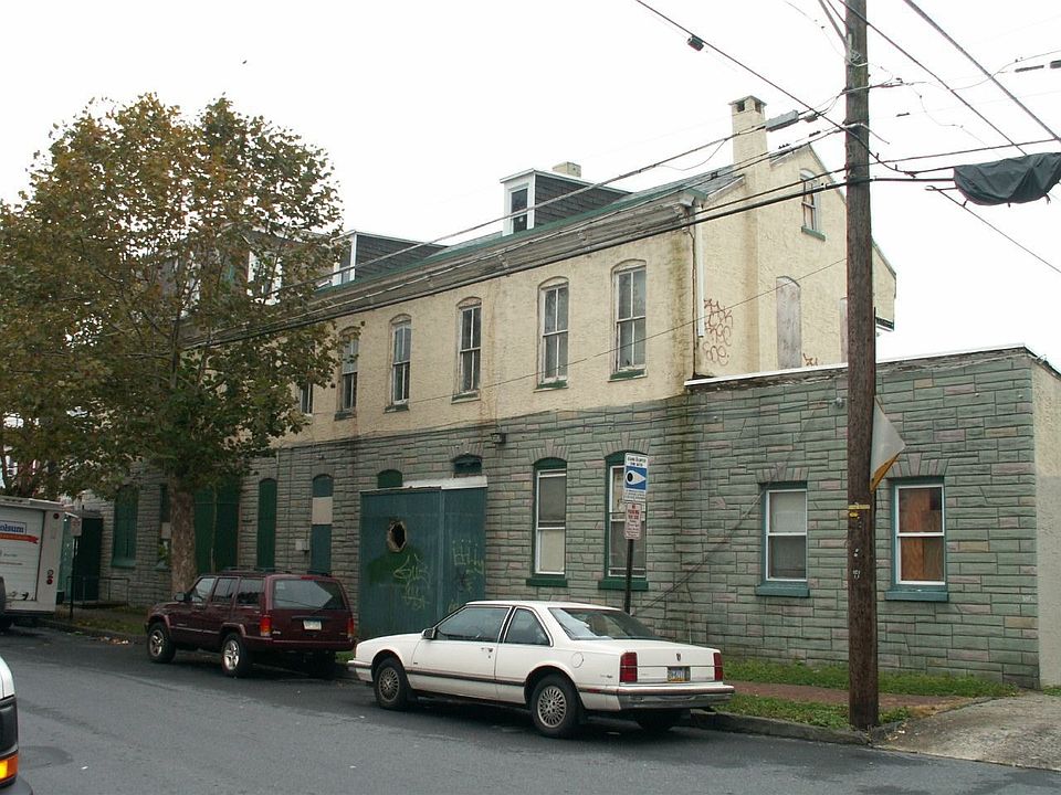 2nd image of 1360 N 10th St