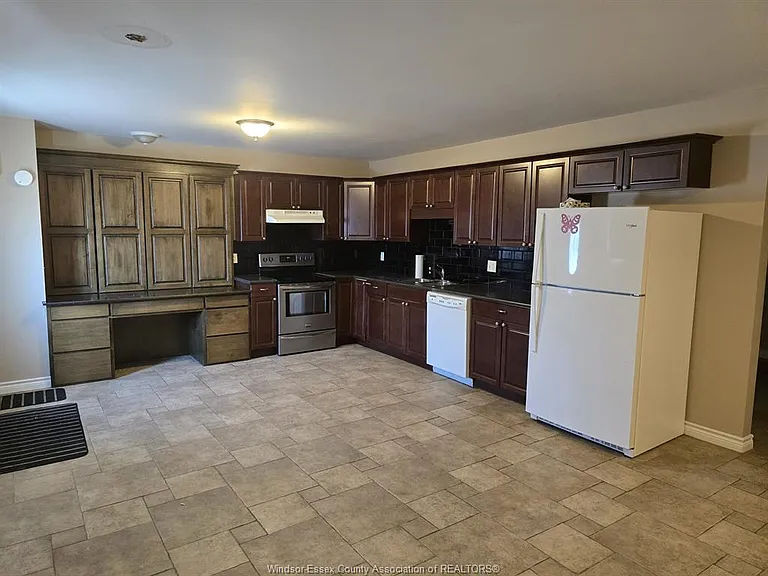 357 Queen St #REAR — Photo 5