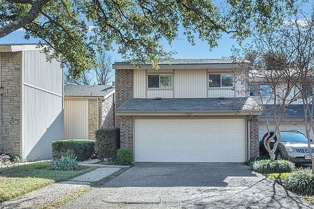 1st image of 2932 Woodcroft Cir