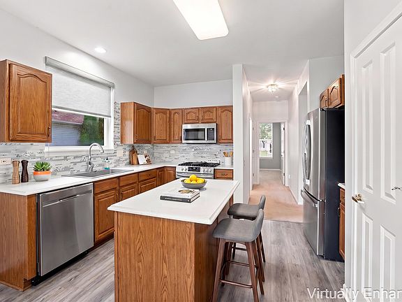 5th image of 12449 Fox Run Ct