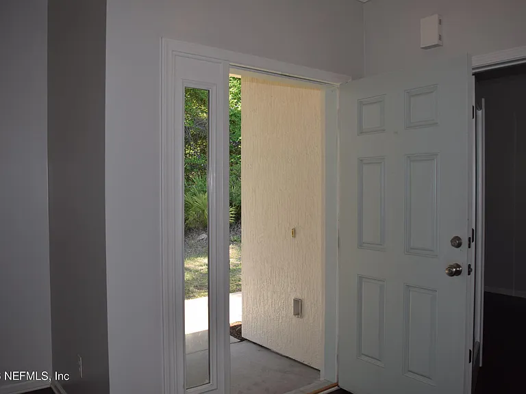 247 Amistad Dr — Photo 4