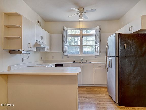 2nd image of 3919 Mayfield Ct
