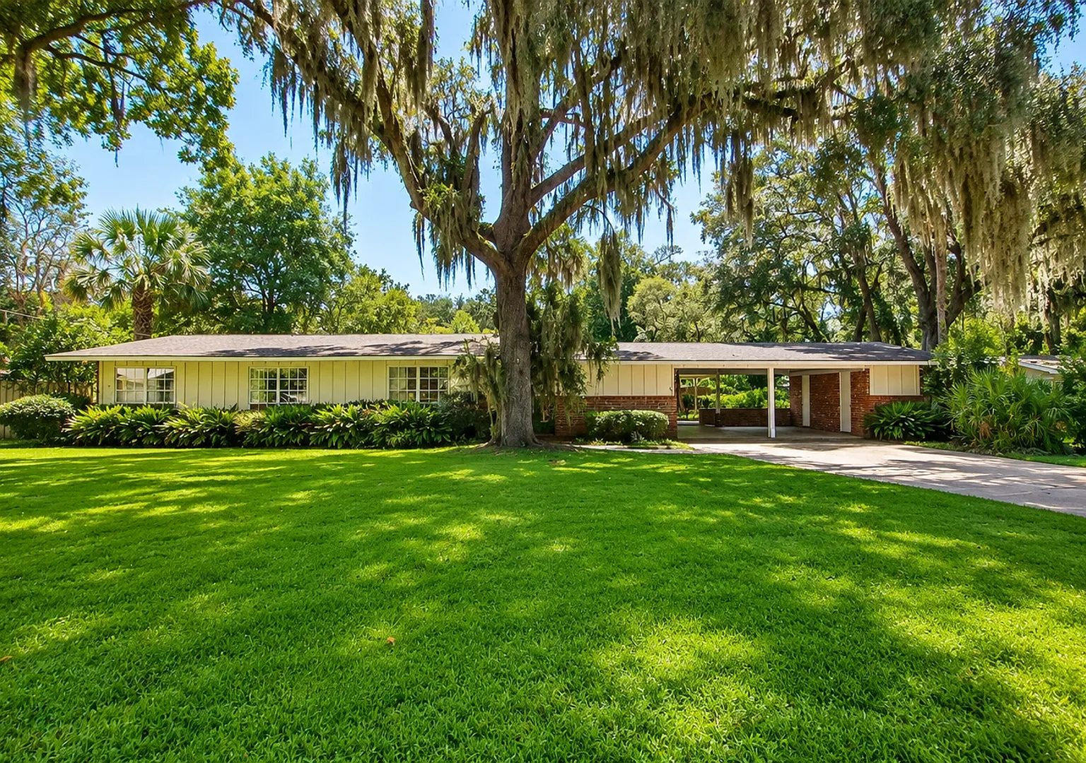 Dream Coastal Living in Neptune Beach! — Photo 1