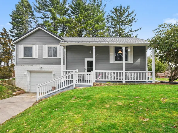 1710 Kilarney Ln, Niles, MI 49120