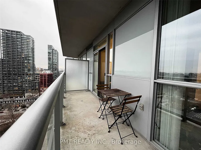 352 Front St W #2014 — Photo 25
