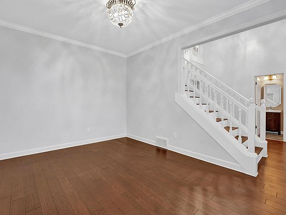 5th image of 1625 Wood Mills Dr