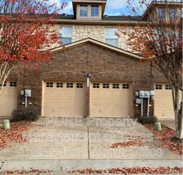 2734 Hyde Park Dr — Photo 18