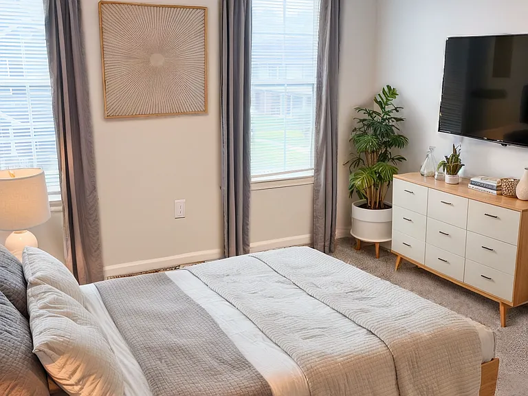 Jack Allen Apartments — Photo 7
