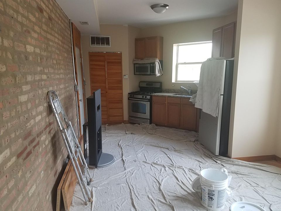 2nd image of 1122 E Hyde Park Blvd APT 3S