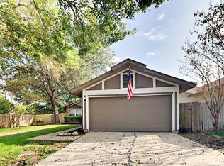 302 Saddlebrook Dr, San Antonio, TX 78245