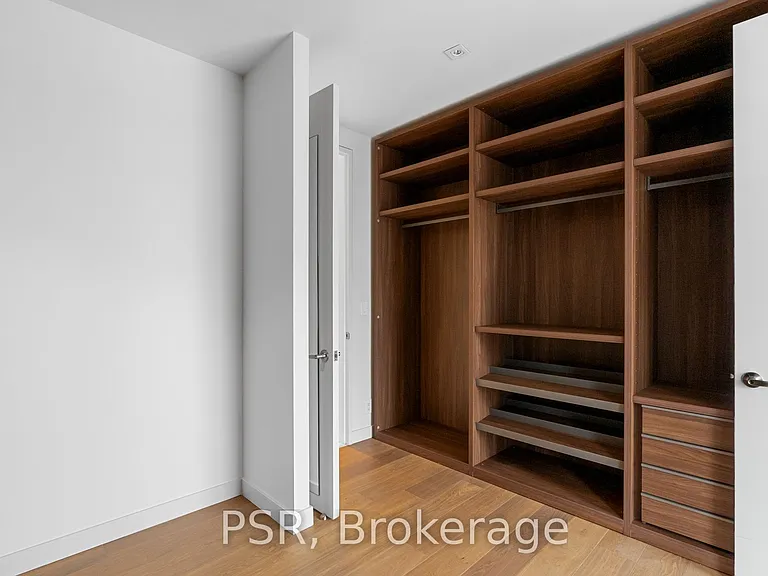 500 Wellington St W #Penthouse 1001 — Photo 13