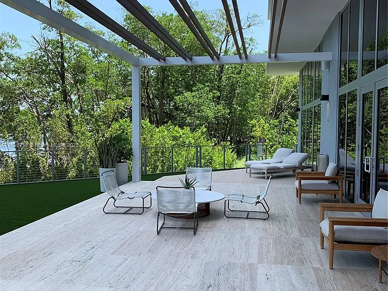 16385 Biscayne Blvd #2720 — Photo 13