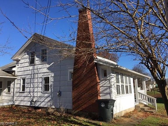 2nd image of 2419 Albrecht Ave