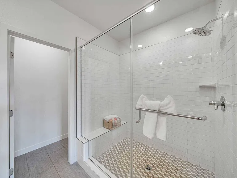 769 Doheny Way — Photo 31